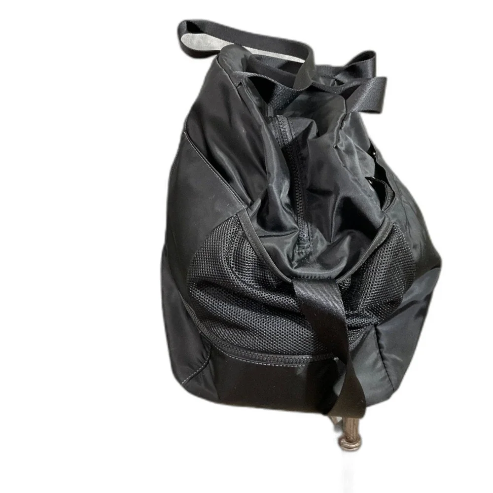 Lululemon Ivivva Weekend Explorer Duffel Bag Multiple zip Pockets Travel